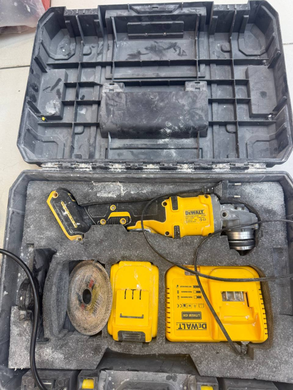 Шлифмашинка Dewalt DW4075