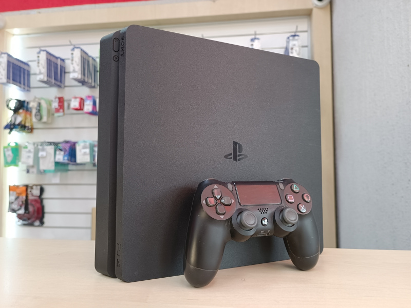 Play Station Sony 4 Slim 1tb