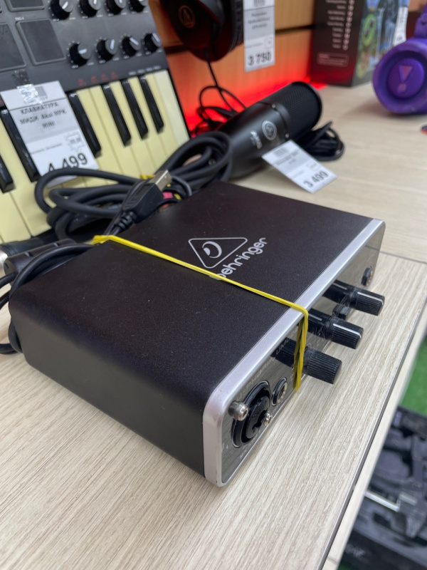 ЗВУКОВАЯ КАРТА Behringer UMC22