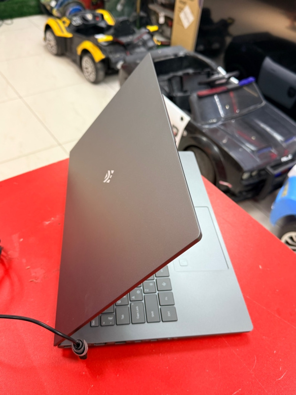 Ноутбук DEXP Atlas