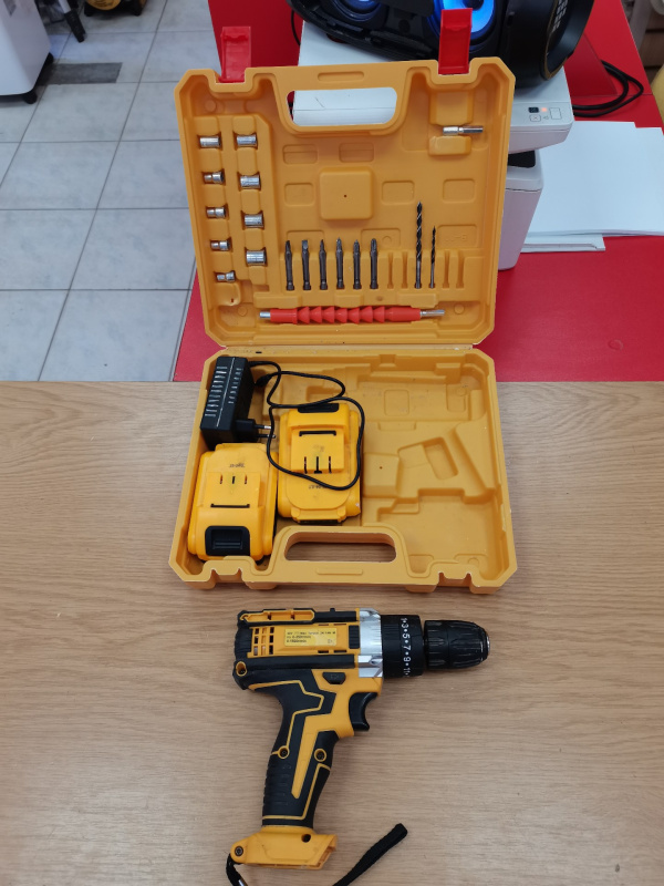 Шуруповерт Dewalt Не указана
