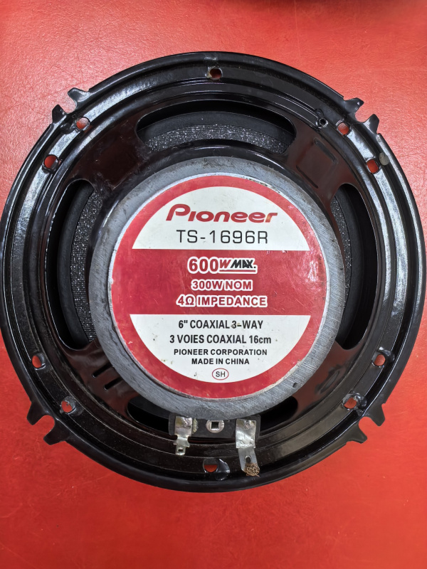 Авто сабвуфер Pionier Ts 1696r
